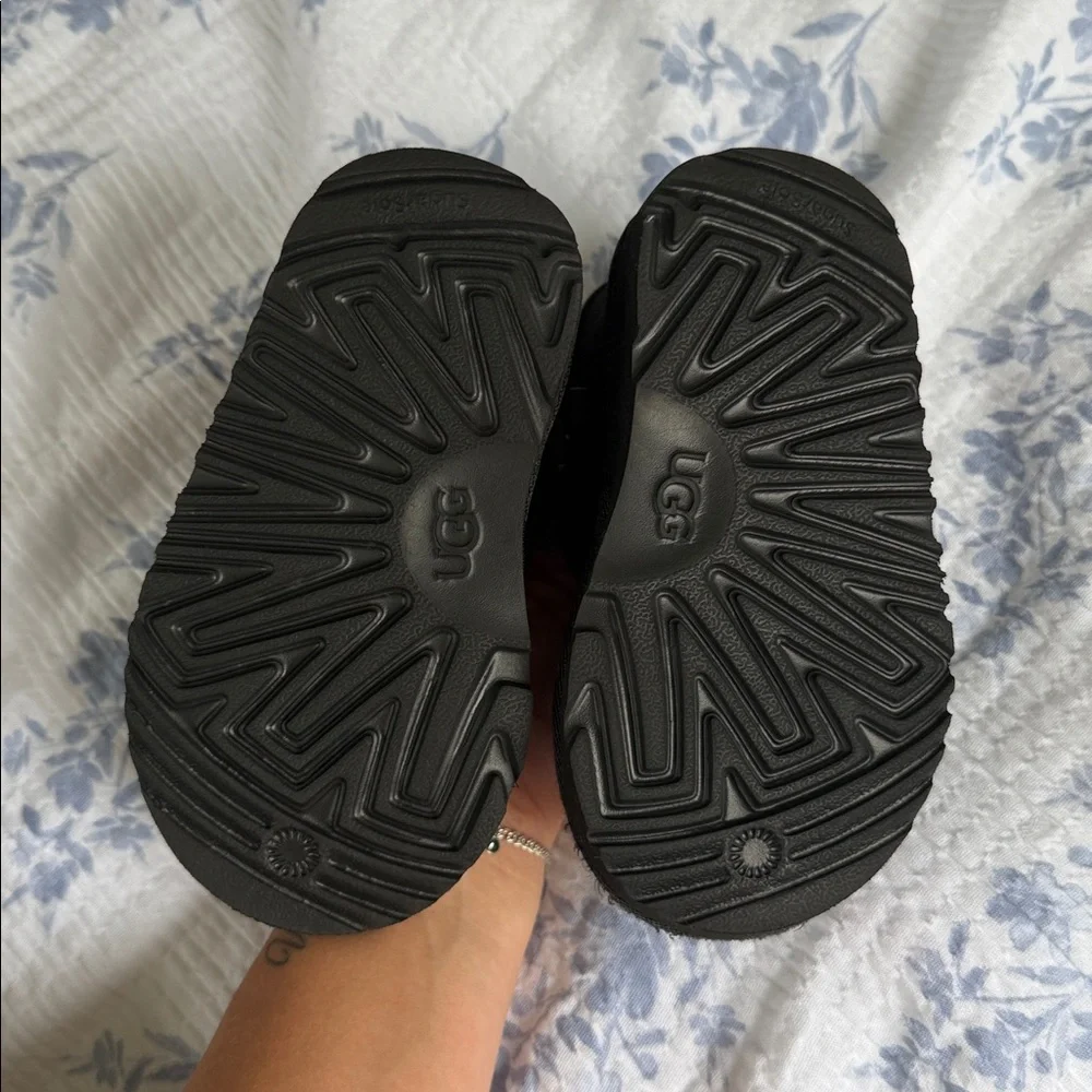UGG size box
